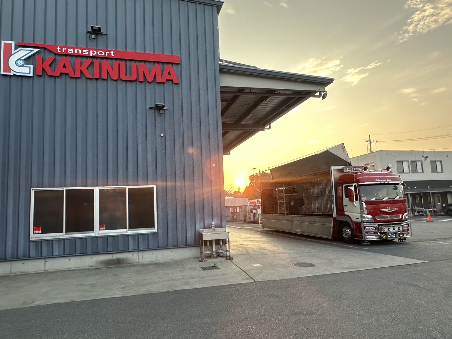 会社での積み込み風景